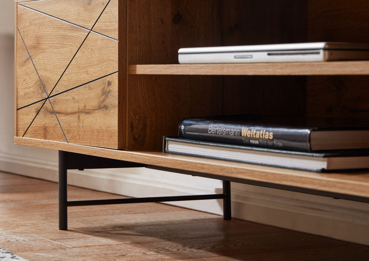 Eiche TV-Unterschrank_ Modernes Linienmuster_ 160cm Breit_ Robuste Materialien - KADIMA DESIGN_Größe_ 160x40x45 cm_