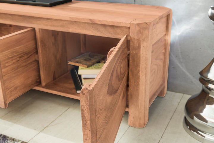 Lowboard TEKO_ Massivholz_ viel Stauraum_ Sheesham oder Akazie_ 4 Holzbeine - KADIMA DESIGN_Farbe_ Beige_ Größe_ 140x35x40 cm_