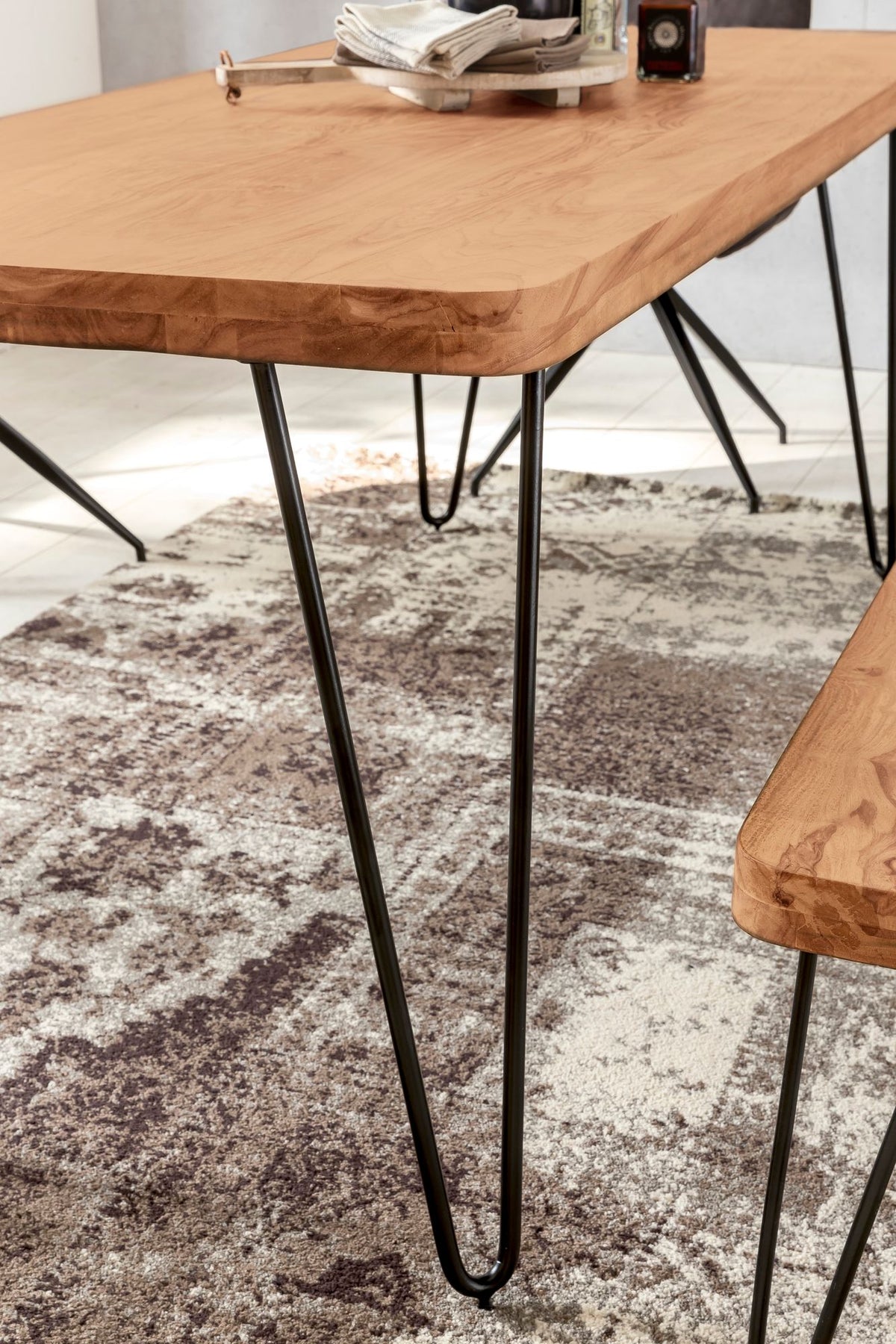 Esstisch BALU Massivholz_ 180x80 cm_ 4 Metallbeine_ handgefertigtes Unikat_ einfacher Aufbau - KADIMA DESIGN_Farbe_ Beige_ Größe_ 180x80x76 cm_