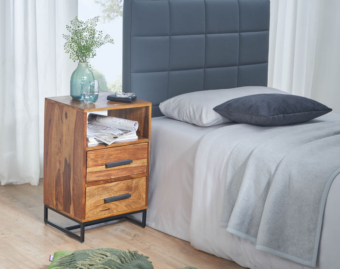 Moderne Nachtkommode im Industrial-Style_ Massivholz- und Metall-Design_ für Boxspringbetten - KADIMA DESIGN_Größe_ 40x35x66 cm_