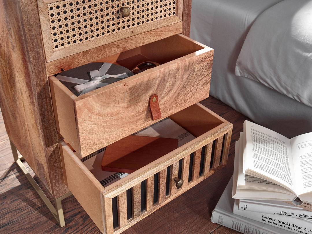 Industrial Nachttisch_ Mango Massivholz/Rattan_ 3 Schubladen_ Boxspringbett-kompatibel - KADIMA DESIGN_Größe_ 40x30x60 cm_