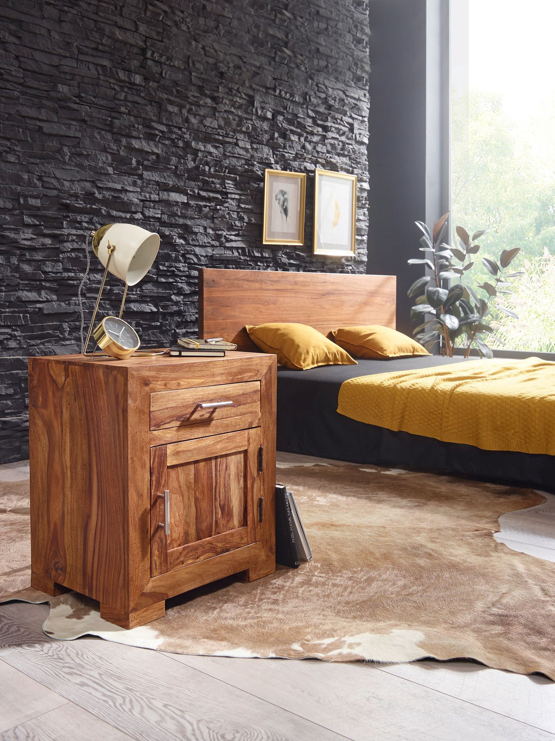 Massivholz Nachtschrank_ Landhausstil_ 60 cm Höhe_ Schublade &amp; Tür_ Sheesham-Holz - KADIMA DESIGN_Farbe_ Braun_ Größe_ 50x40x60 cm_
