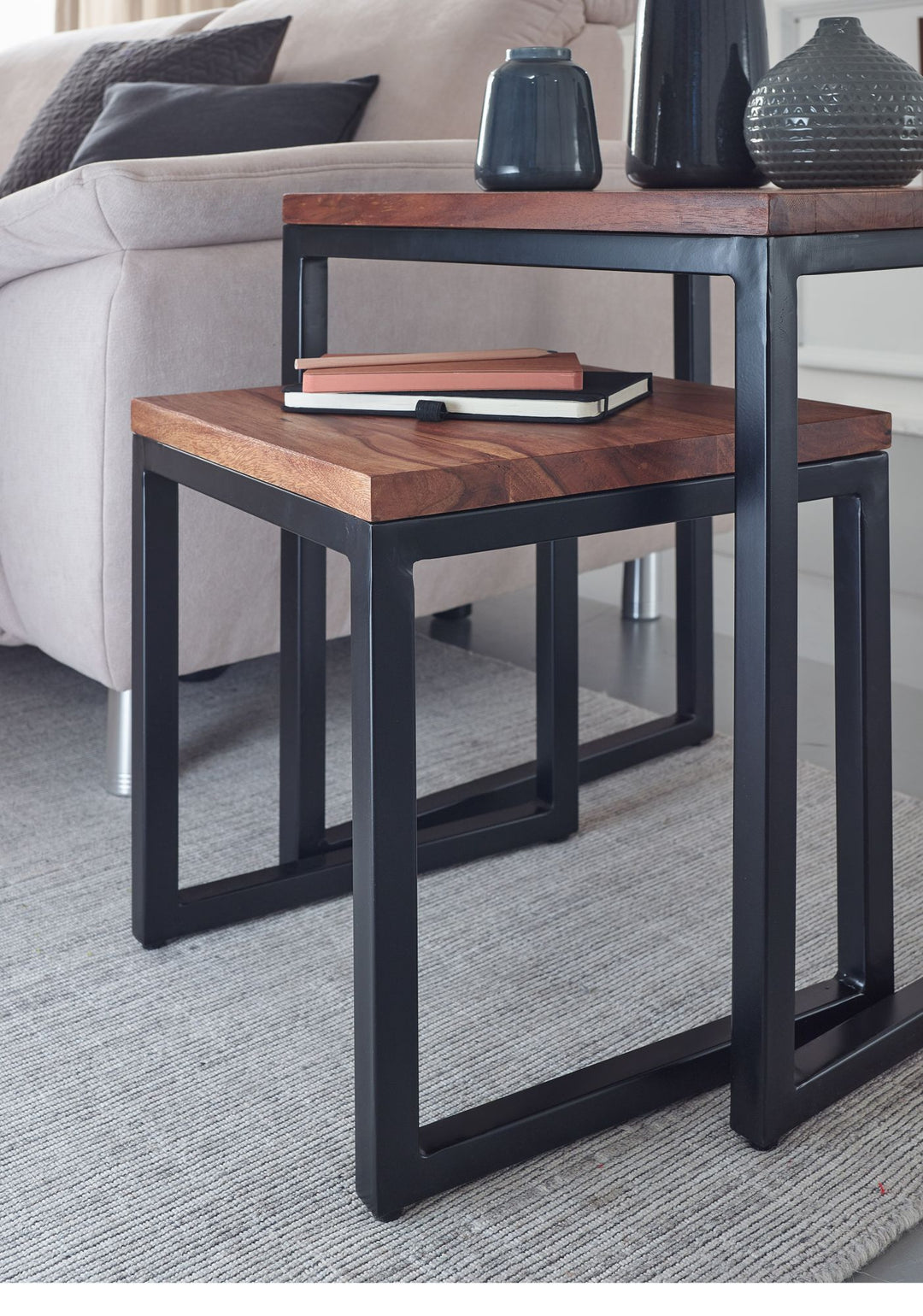 KADIMA DESIGN Industrial Satztisch-Set aus Sheeshamholz und Metallbeinen_ Unikat mit beeindruckender Maserung_Braun_#sku_BARWL6.152#