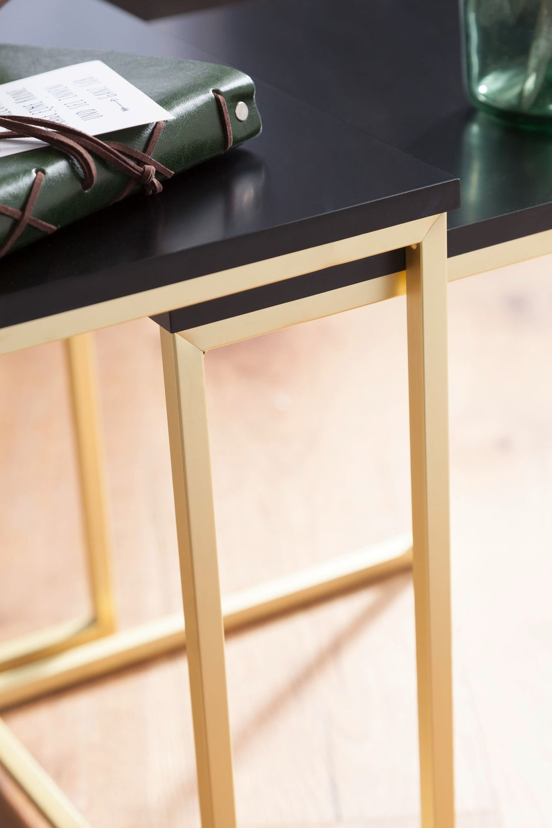 Couchtisch Set TRONTO_ 2 Tische_ Gold-Look_ Metallgestell_ schwarze Glas/MDF-Platte_ 40/35x42/39x40/35 cm - KADIMA DESIGN_Farbe_ Gold_ Größe_ 40x40x42 cm_