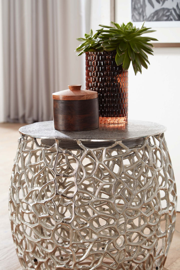 Silbernes Beistelltisch-Set mit ausgefallener Aststruktur_ Aluminium_ vielseitig einsetzbar - KADIMA DESIGN_Größe_ 46x46x42 cm_