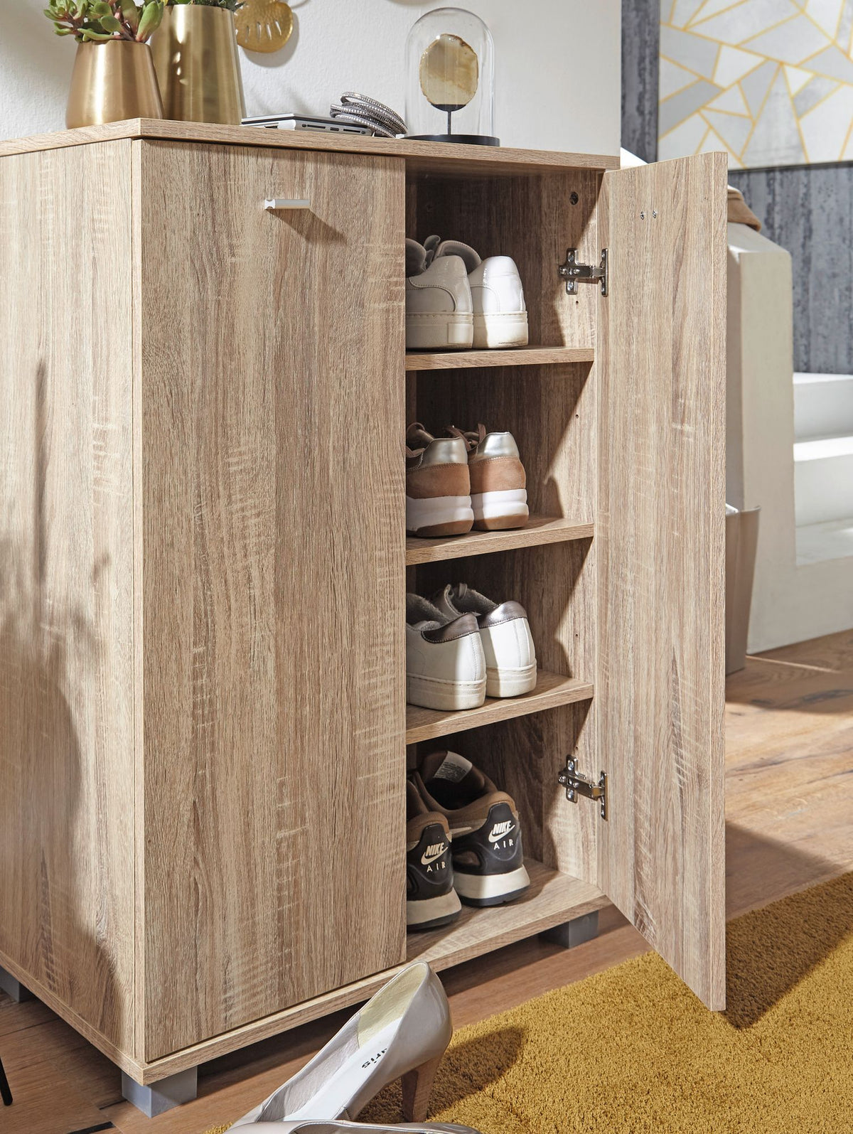 Schuhschrank-Kommode für bis zu 12 Paar Schuhe  2 Türen  3 Einlegeböden  in Buche  Weiß  Sonoma Eiche - KADIMA DESIGN Farbe  Beige  Größe  60x35x90 cm