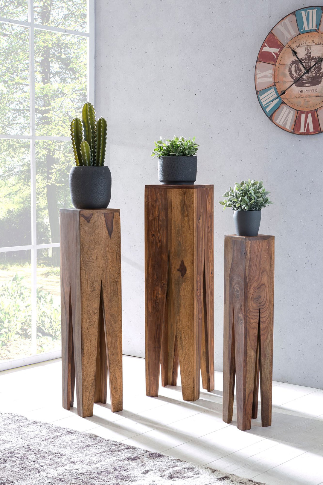 Beistelltisch-Set mit 3 Giraffenbeinen_ Massivholz_ rustikales Ambiente_ handgefertigt - KADIMA DESIGN_Farbe_ Braun_ Größe_ 25x25x100 cm_