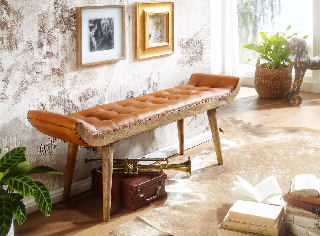 Sitzbank aus Massivholz und Leder/Stoff_ Chesterfield-Muster_ 125x50x38 cm_ Lederpolsterung_ Massivholzbeine - KADIMA DESIGN_Farbe_ Beige_ Material_ Leder_ Größe_ 125x38x50 cm_