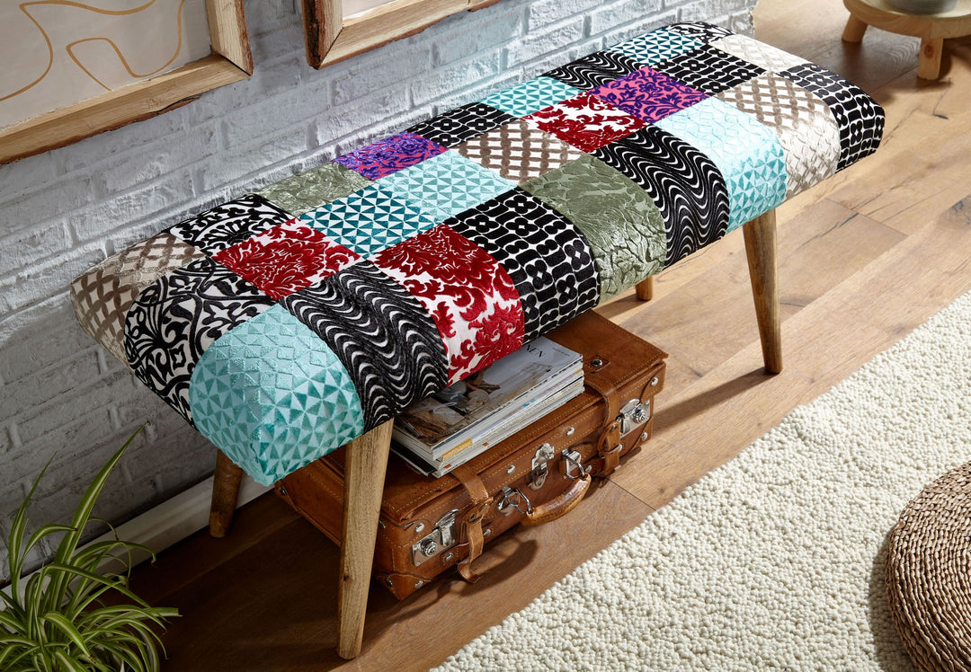 Sitzbank Samt/Massivholz_ Patchwork-Design_ 160 kg Belastbarkeit_ Mangoholz Beine - KADIMA DESIGN_Größe_ 117x38x51 cm_