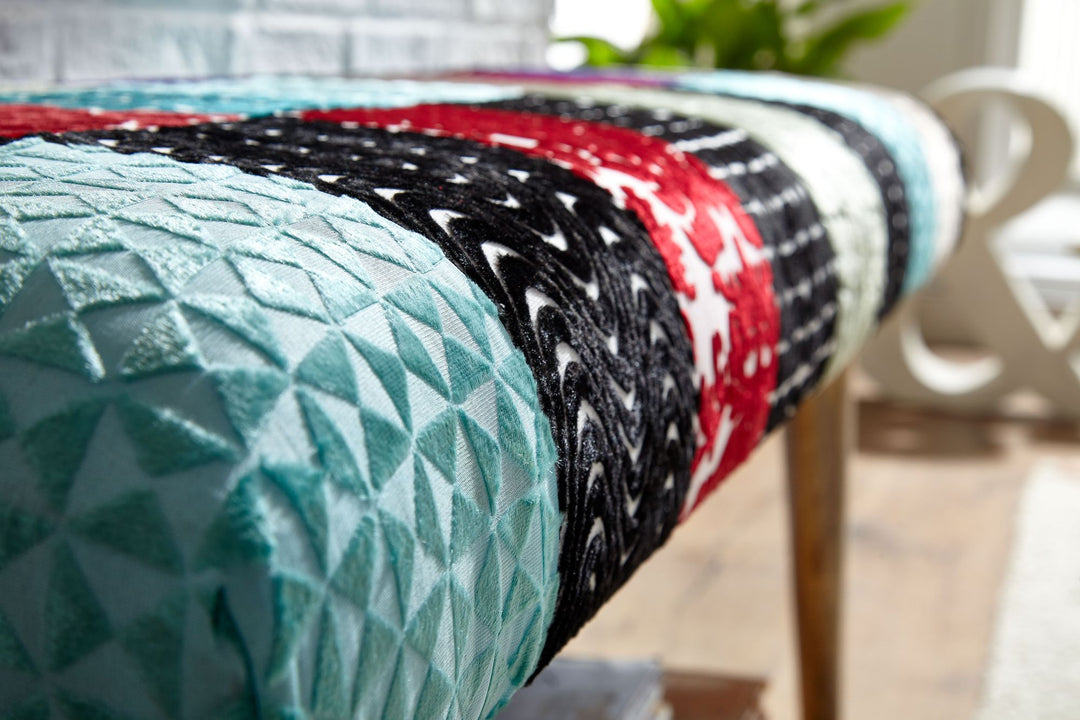 Sitzbank Samt/Massivholz_ Patchwork-Design_ 160 kg Belastbarkeit_ Mangoholz Beine - KADIMA DESIGN_Größe_ 117x38x51 cm_