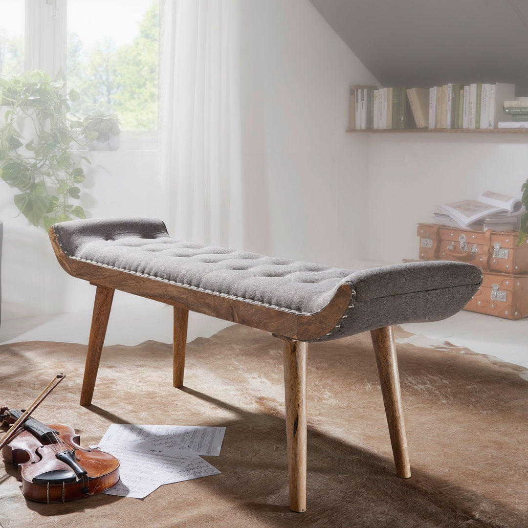 Sitzbank aus Massivholz und Leder/Stoff_ Chesterfield-Muster_ 125x50x38 cm_ Lederpolsterung_ Massivholzbeine - KADIMA DESIGN_Farbe_ Beige_ Material_ Stoff_ Größe_ 125x38x50 cm_