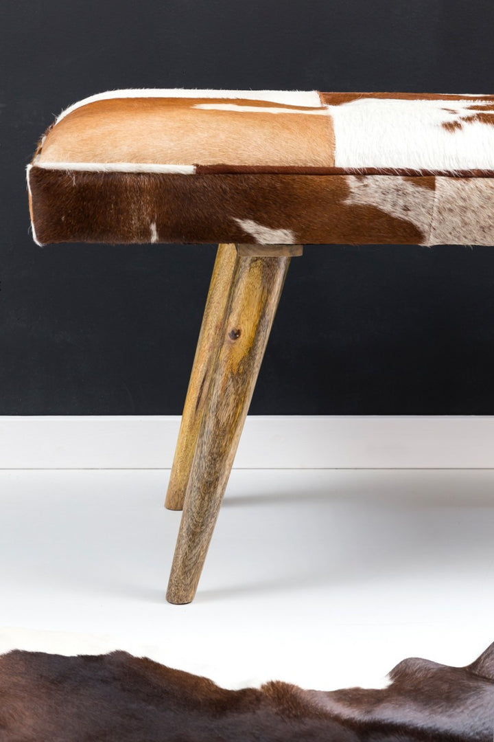 Sitzbank im Landhausstil mit Ziegenfellüberzug_ echtes Leder_ Mango Holz_ 220 kg Belastbarkeit - KADIMA DESIGN_Größe_ 120x40x52 cm_