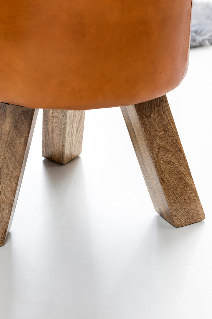 KADIMA DESIGN Moderner Country-Stil Sitzhocker aus echtem Ziegenleder - Robustes Holzgestell - Handgefertigt_Braun_#sku_BARWL5.102#