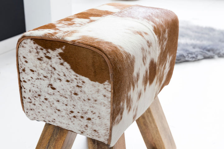 Ziegenfell-Sitzhocker_ Moderner Landhausstil_ Haarleder - Komfortabel &amp;amp; Stilvoll - KADIMA DESIGN_Farbe_ Braun_ Material_ Tierfell_ Größe_ 40x30x47 cm_
