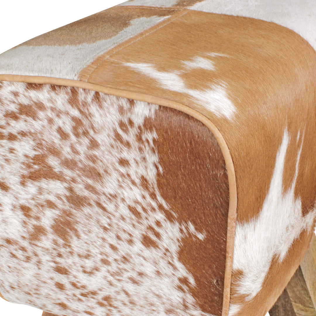 Ziegenfell-Sitzhocker_ Moderner Landhausstil_ Haarleder - Komfortabel &amp; Stilvoll - KADIMA DESIGN_Farbe_ Braun_ Material_ Tierfell_ Größe_ 40x30x47 cm_