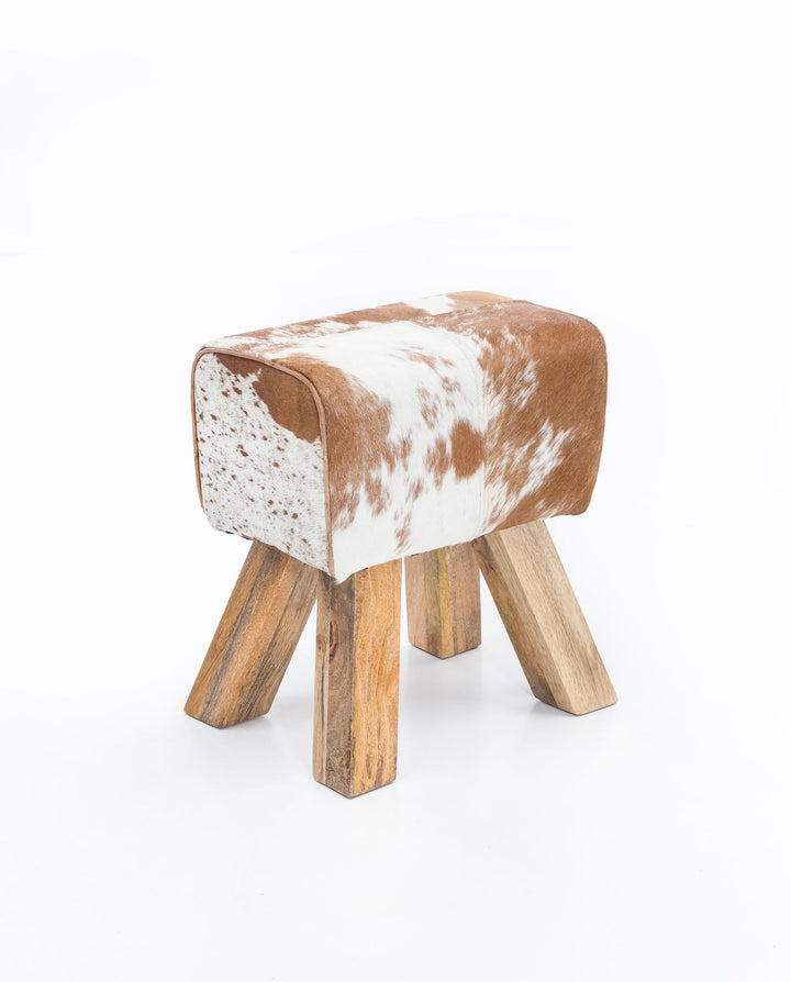 Ziegenfell-Sitzhocker_ Moderner Landhausstil_ Haarleder - Komfortabel &amp;amp; Stilvoll - KADIMA DESIGN_Farbe_ Braun_ Material_ Tierfell_ Größe_ 40x30x47 cm_