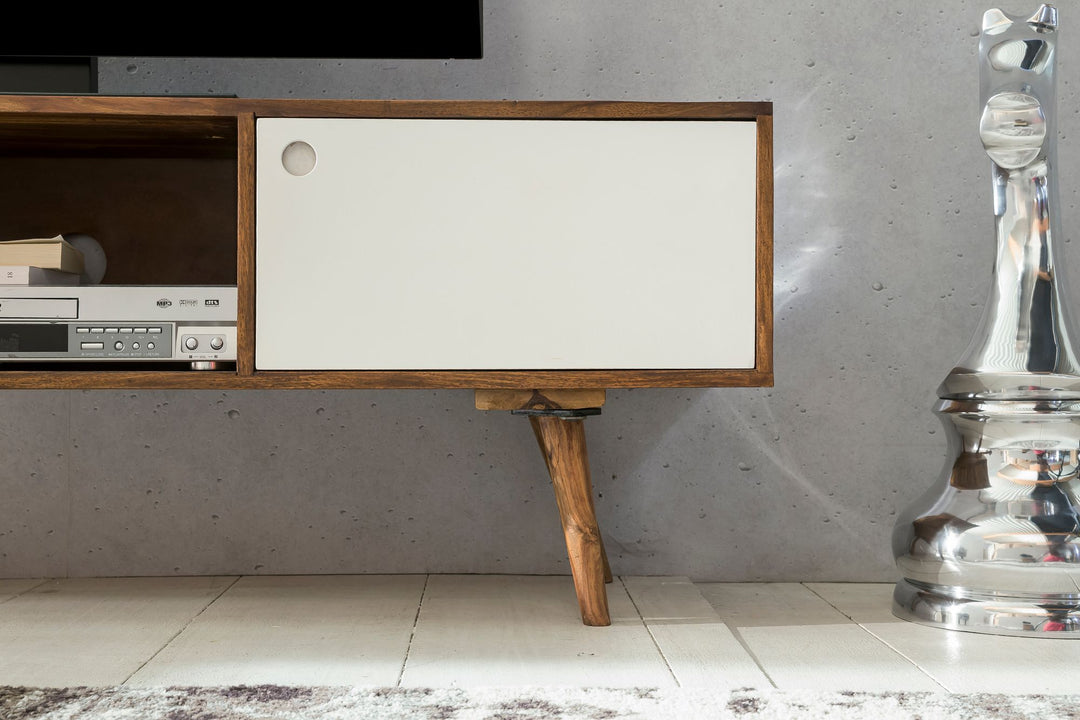 TV-Lowboard SAVIO_ Rustikale Landhaus-Optik_ Massivholz Sheesham_ Viel Stauraum_ Einzigartige Maserung - KADIMA DESIGN_Farbe_ Weiß_ Größe_ 140x35x45 cm_